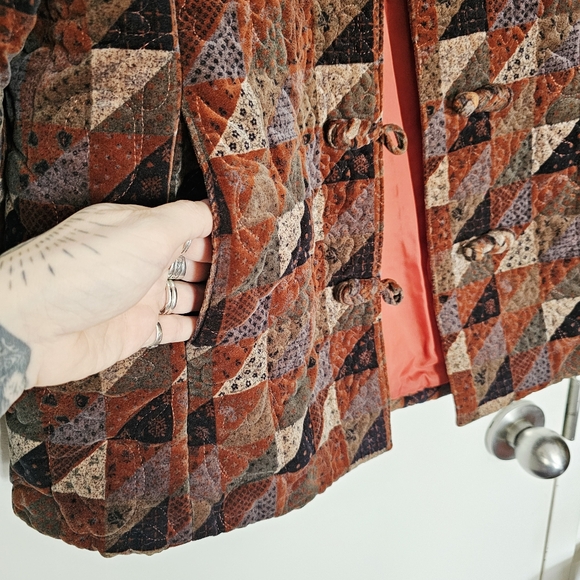Vintage 90s Velvet Quilted Patchwork Patterned Jacket w/ Frog Closures - Picture 5 of 15